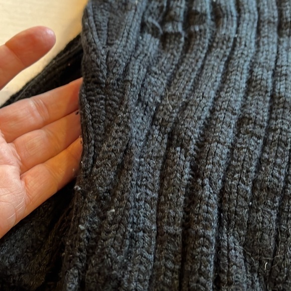 GAS-size L-black long open cardigan sweater has belt loops. 100% acrylic. - Picture 8 of 8